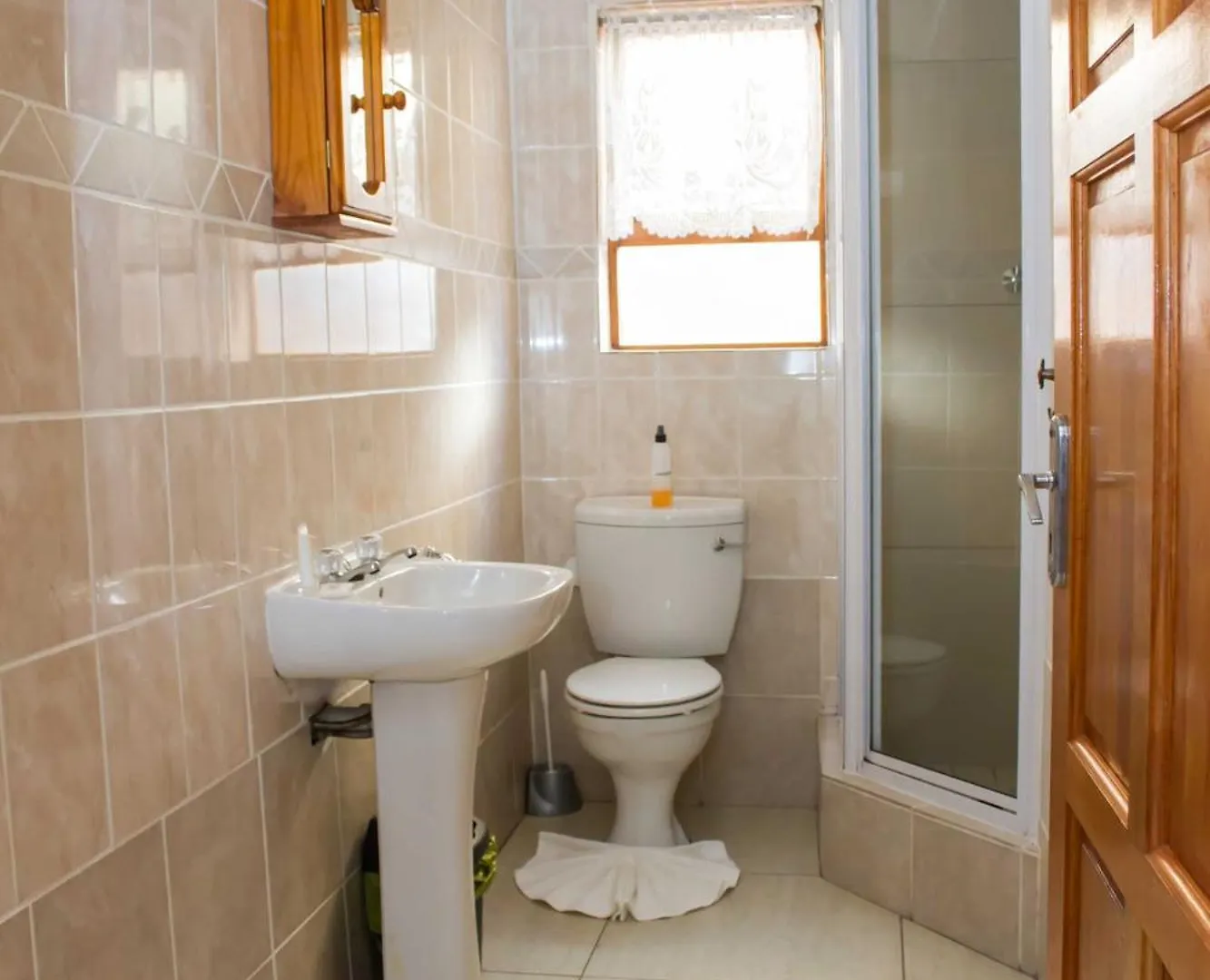 ブラッケンフェル De Helling Self Catering Bed & Breakfast